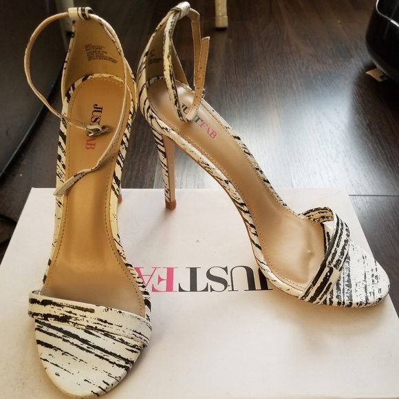 JustFab Rosey Printed Heels Shoes | Black & White - Picture 3 of 5